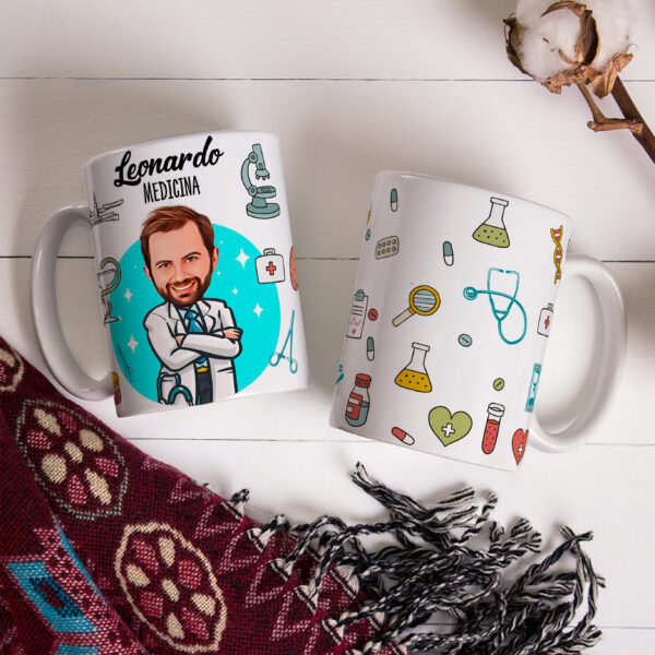 Caneca Avatar Caricatura Personalizada De Profissões - Medicina - 325ml - Image 3